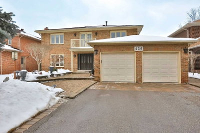 Detached House sold at 426 Wycliffe Avenue, Vaughan, Ontario, L4L3P4 - Islington Woods - MLS: N5127001