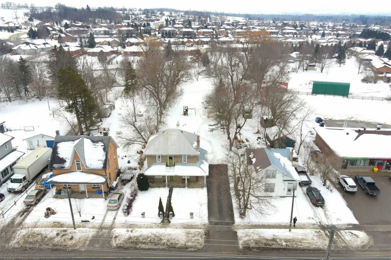 8061 Main St, Adjala-Tosorontio, L0M 1J0 | Image 3