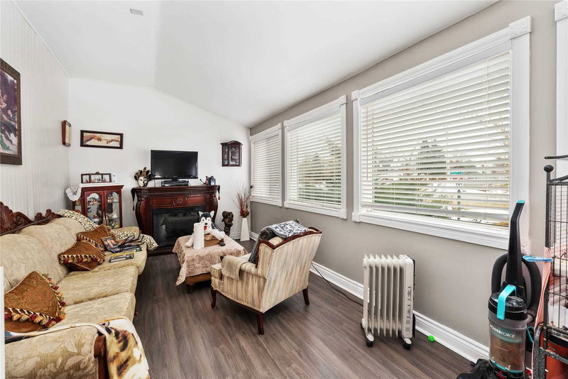 5440 Yonge St, Innisfil, L0L 1R0 | Image 3