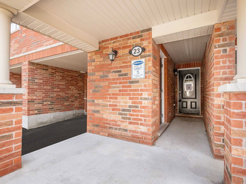 23 Minlow Way, Aurora, L4G0Y2 | Image 2