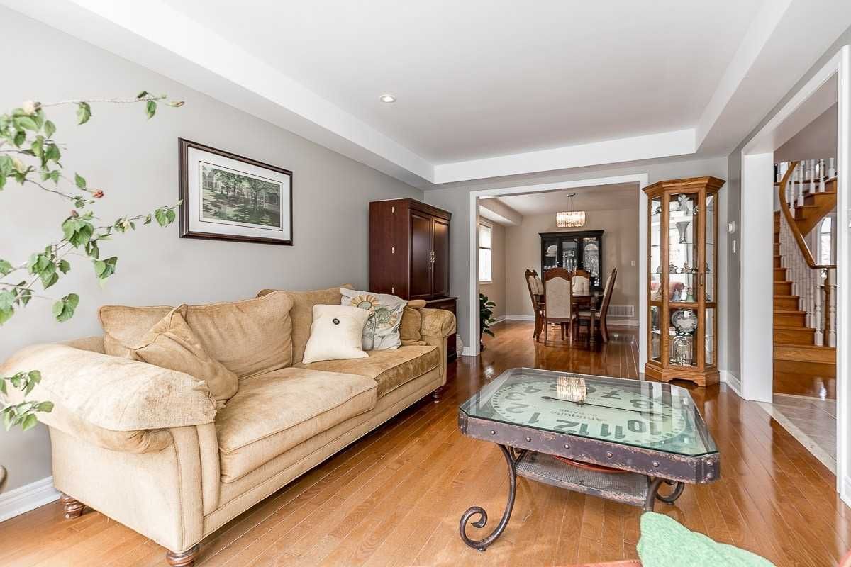Listing Image 4