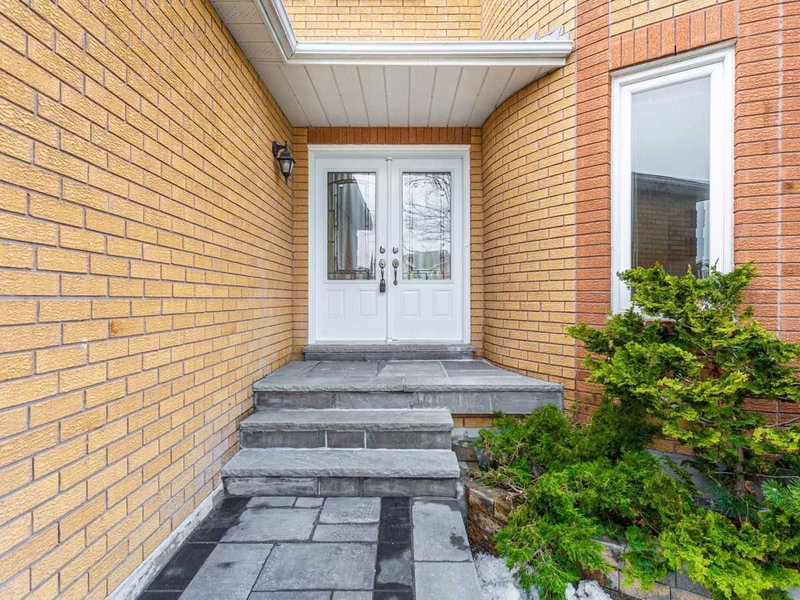 48 Coldstream Cres, Richmond Hill, L4S1E5 | Image 2