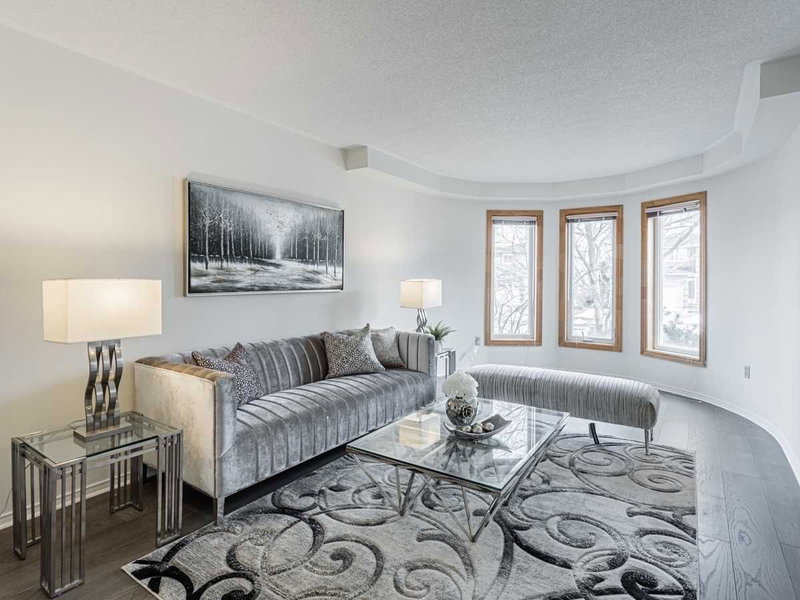 48 Coldstream Cres, Richmond Hill, L4S1E5 | Image 3