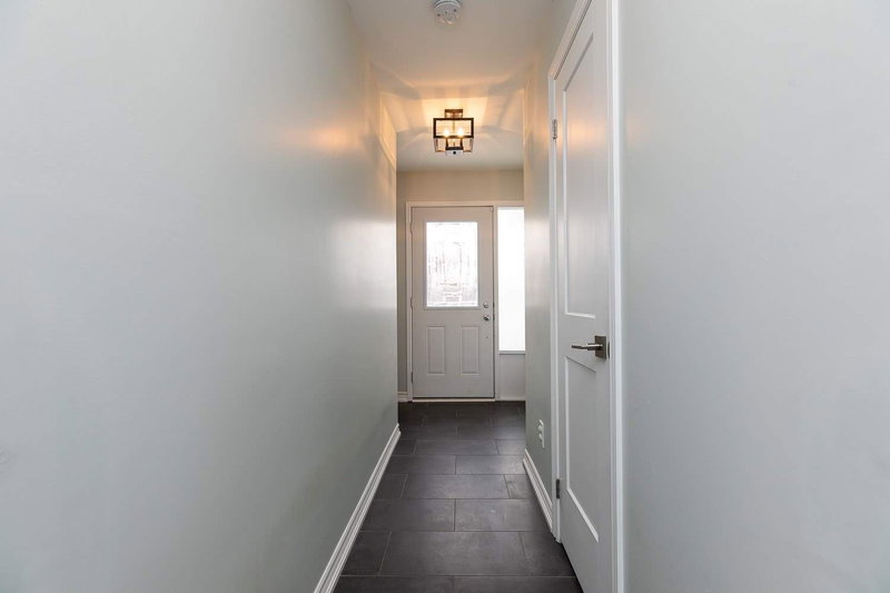 11 Hammell Blvd, New Tecumseth, L0G1W0 | Image 3