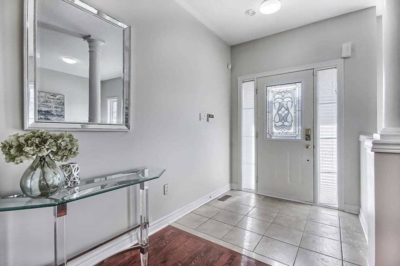 17 Arband Ave, Vaughan, L6A0T5 | Image 2