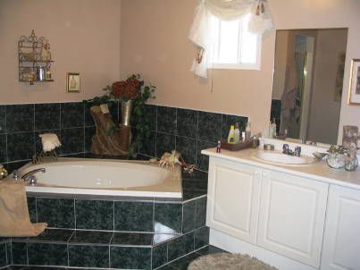 6 Coldstream Cres, Richmond Hill, L4S1E6 | Image 3