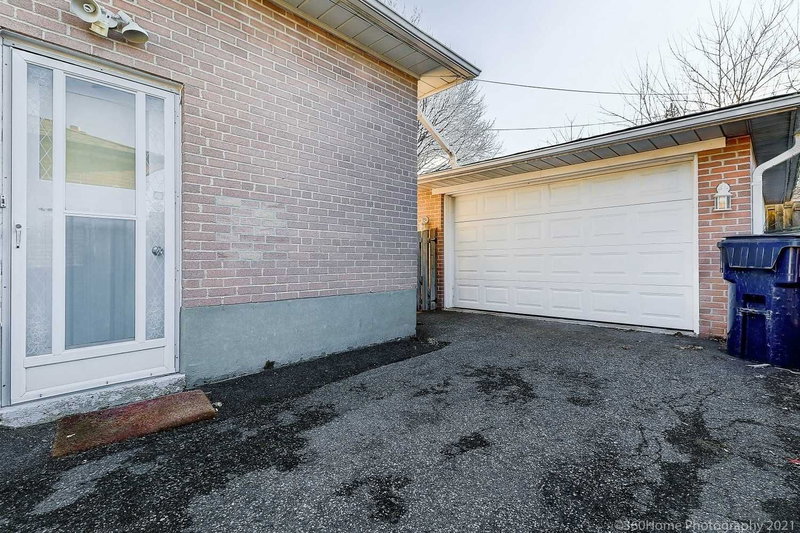 368 Balkan Rd, Richmond Hill, L4C2P1 | Image 3