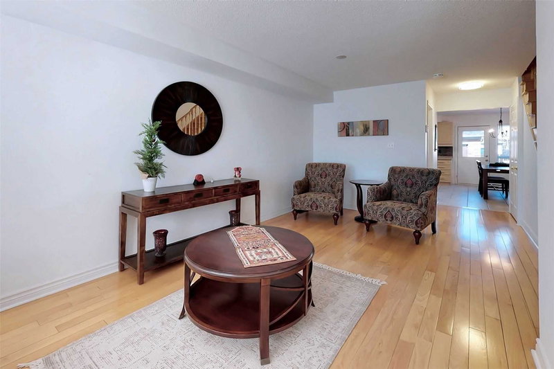 188 Bantry Ave, Richmond Hill, L4B4T6 | Image 2