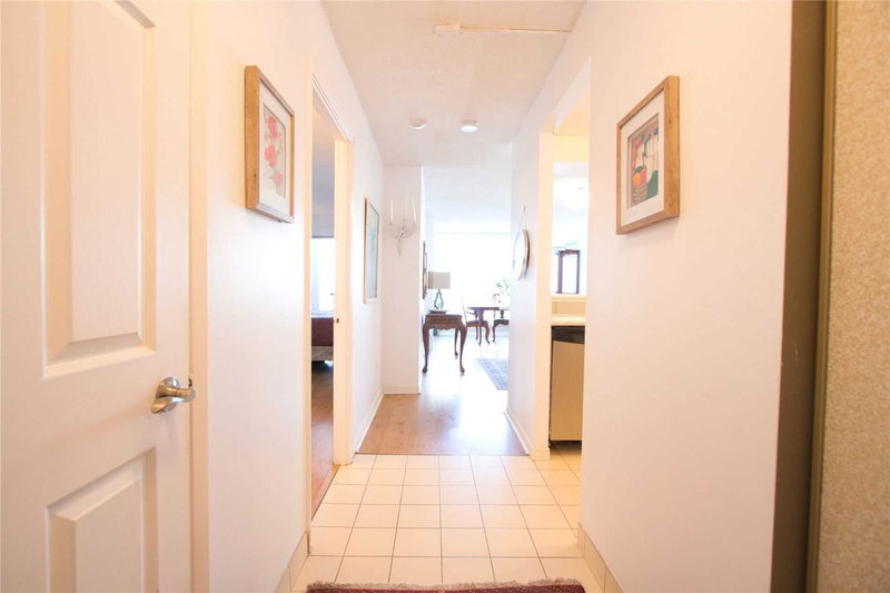 208 - 175 Cedar Ave, Richmond Hill, L4C9V3 | Image 2