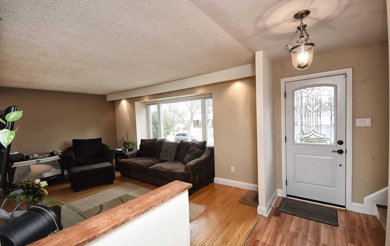 88 Dawn Hill Tr, Markham, L3T3B3 | Image 2