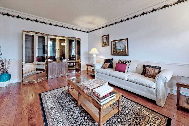 310 Raymerville Dr, Markham, L3P6N9 | Image 3