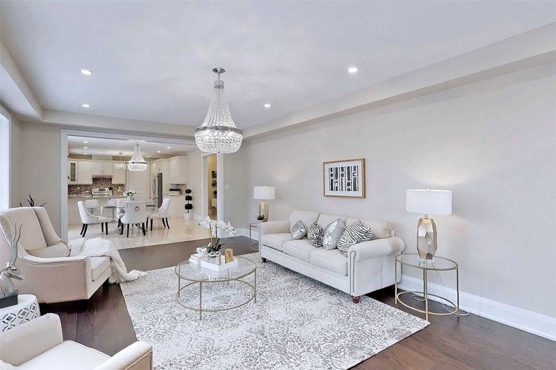 2 Stonebridge Dr E, Markham, L6C2C3 | Image 3