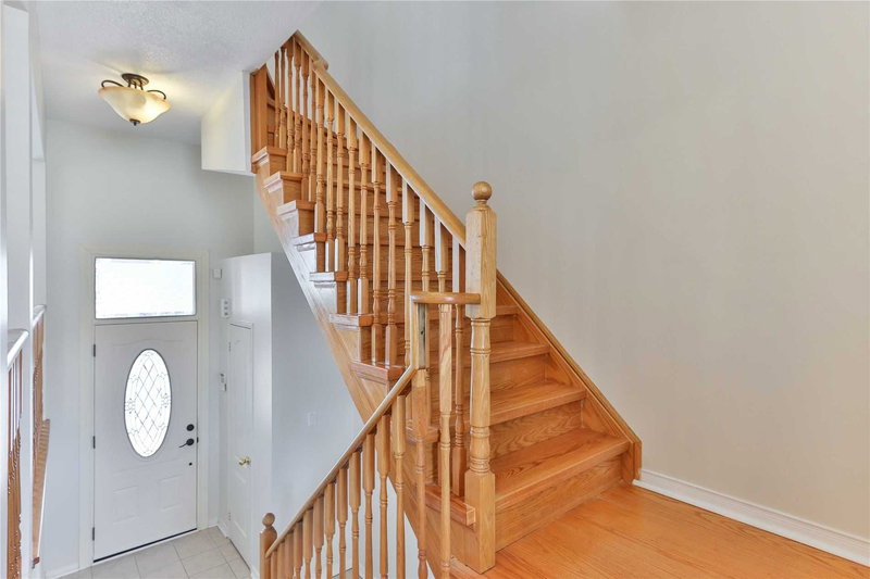 99 Lucena Cres, Vaughan, L6A2W4 | Image 3