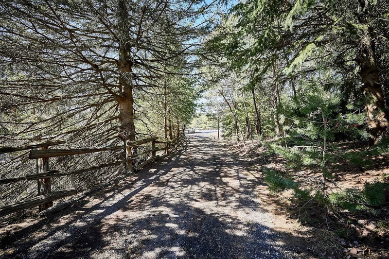 4661 Davis Dr, Whitchurch-Stouffville, L4A 2K2 | Image 2