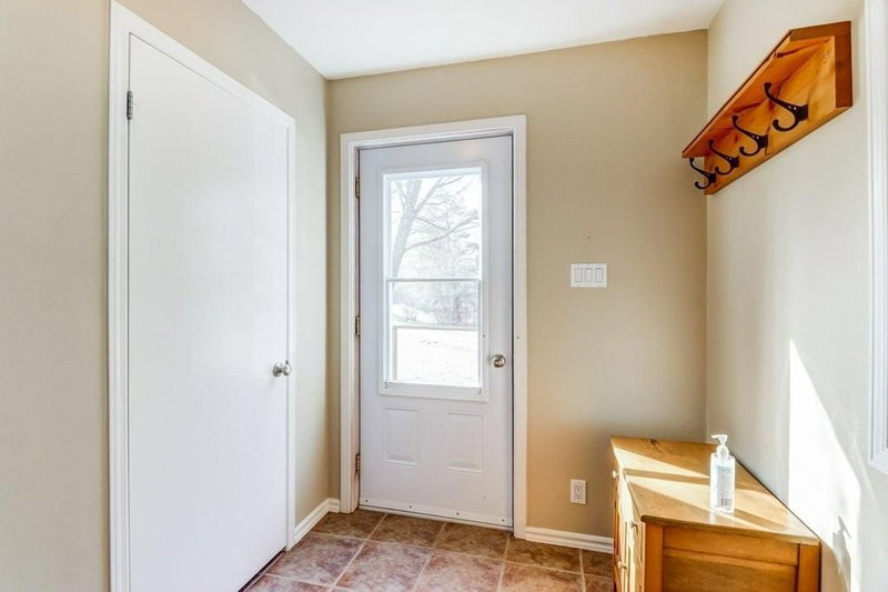 5768 Smith Blvd, Georgina, L0E1A0 | Image 3