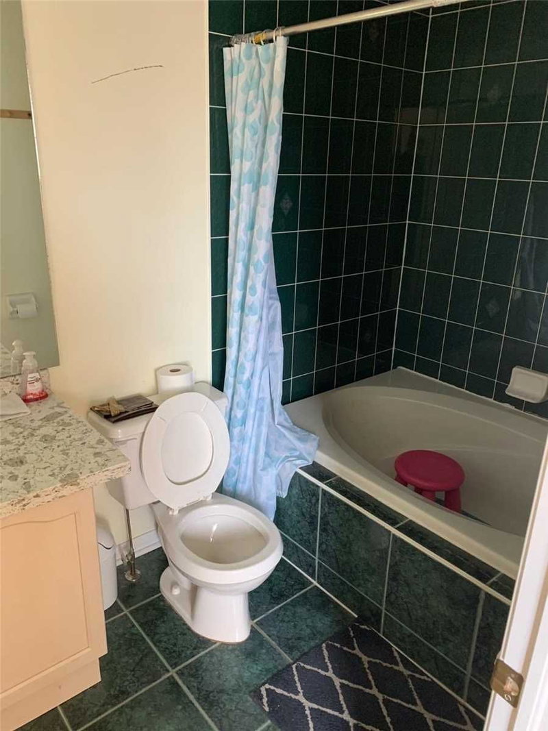 61 Formosa Dr, Richmond Hill, L4S1S9 | Image 2