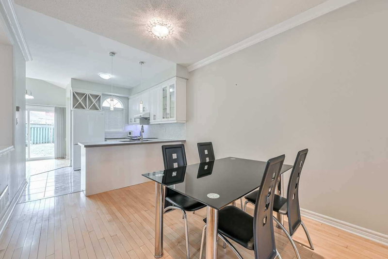 79 Greensboro Dr, Markham, L3R0V5 | Image 3