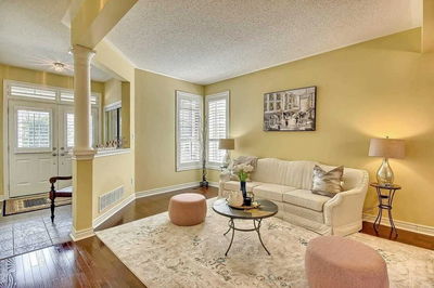 173 Wainscot Ave, Newmarket - Woodland Hill image-0-2