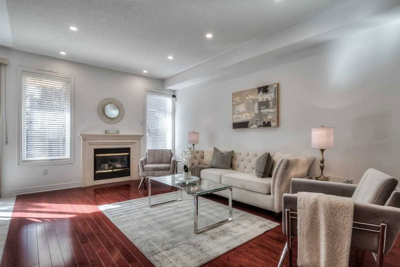 14 Riel Dr, Richmond Hill, L4E4W4 | Image 2