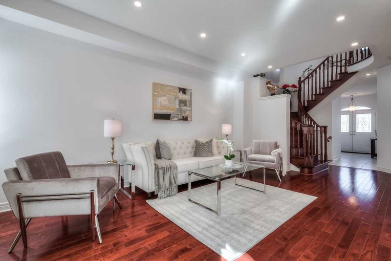 14 Riel Dr, Richmond Hill, L4E4W4 | Image 3