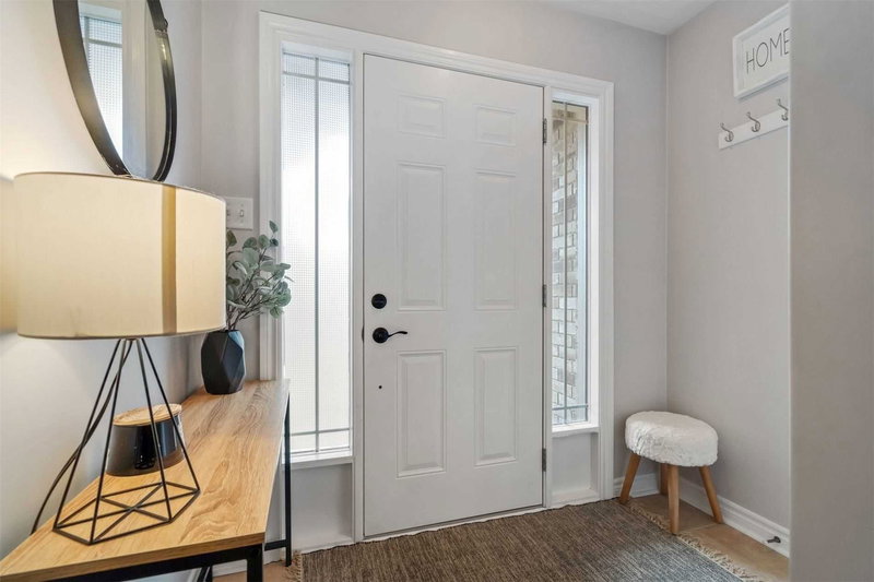 215 Banting Cres, Essa, L0M1A0 | Image 3