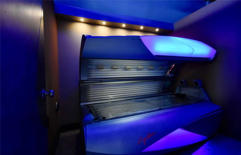 10909 Yonge St, Richmond Hill, L4C3E3 | Image 2