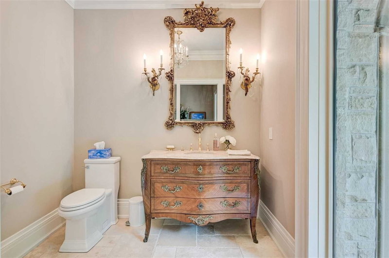 1865 Davis Dr W, King, L3Y4V9 | Image 2