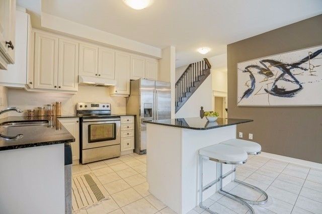 24 Plantain Lane, Richmond Hill, L4E1B9 | Image 2