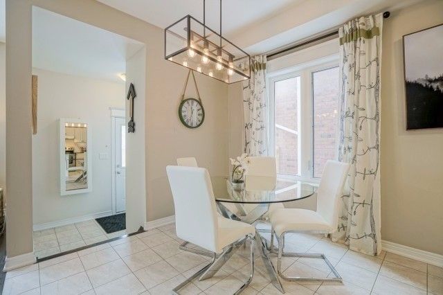 24 Plantain Lane, Richmond Hill, L4E1B9 | Image 3