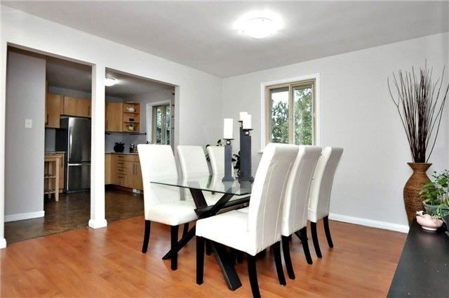 24 Gentry Cres, Richmond Hill, L4C2G9 | Image 3