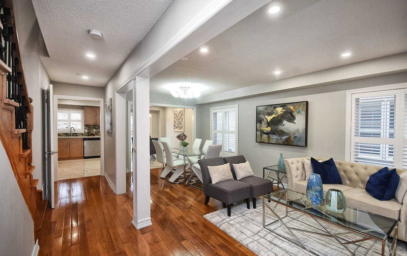 33 Holloway Rd, Markham, L3S4P2 | Image 2