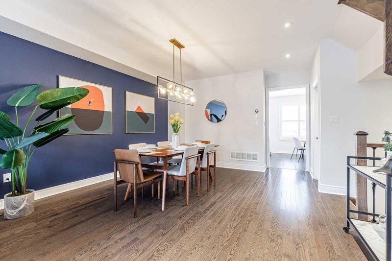 22 Lowther Ave, Richmond Hill, L4E2Z7 | Image 3