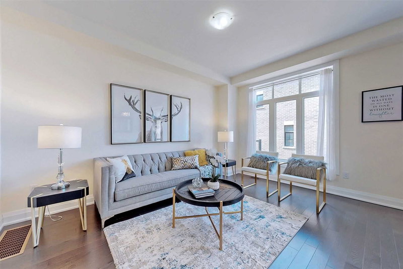 17 Duncombe Lane, Richmond Hill, L4C1C2 | Image 3