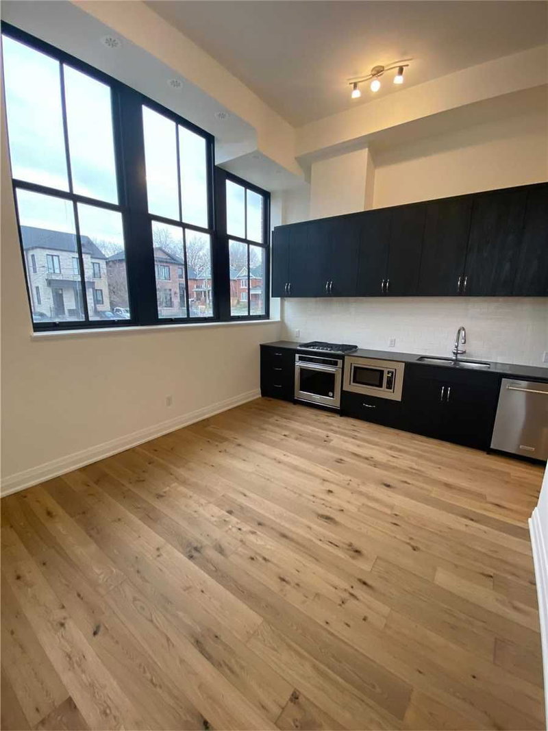 203 - 400 Park Ave, Newmarket, L3Y 1V8 | Image 3