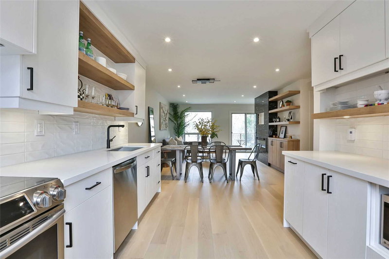 7 - 100 Henderson Ave, Markham, L3T2K8 | Image 2