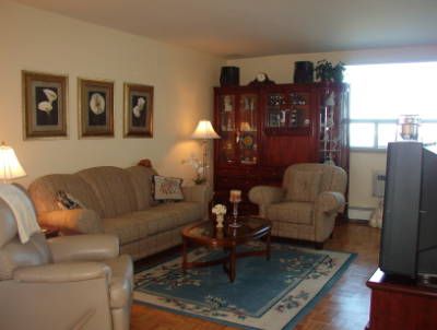 607 - 67 Richmond St, Richmond Hill, L4C3Y3 | Image 2