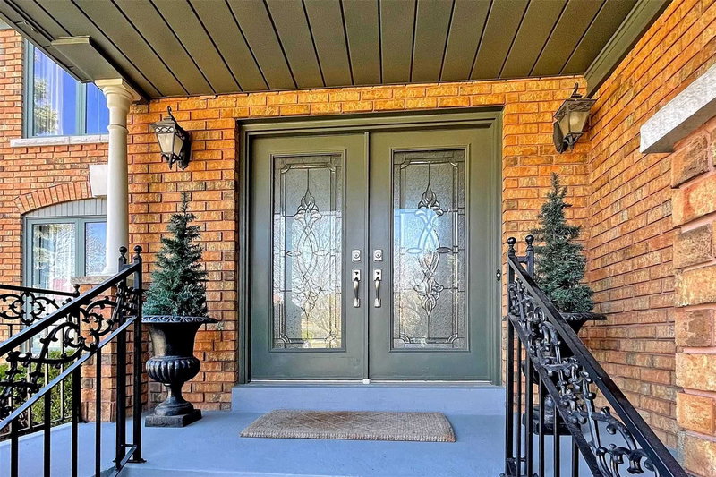 1 Elderwood Dr, Richmond Hill, L4B2X3 | Image 2