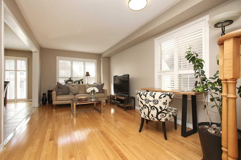 139 Ascalon Dr, Vaughan, L6A0M8 | Image 2