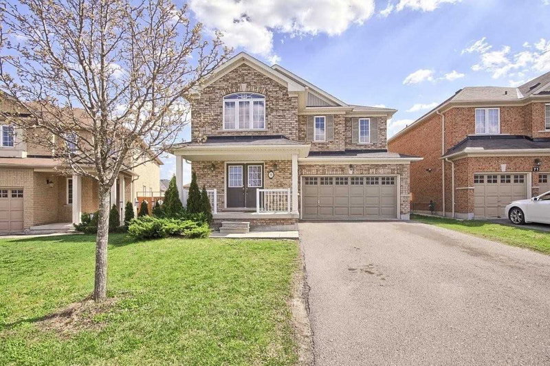 73 Crowther Dr, Newmarket, L3X3G4 | Image 2