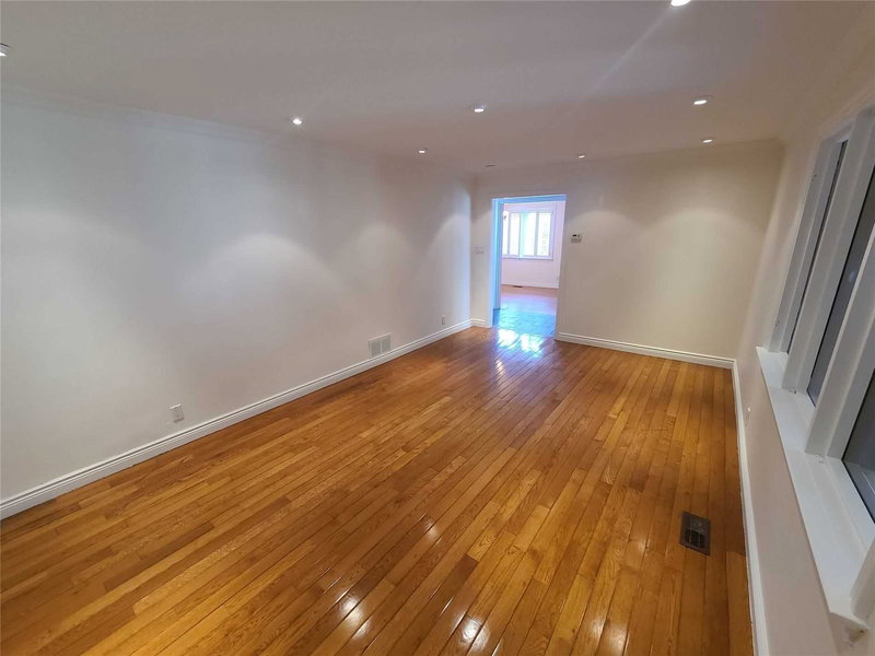 195 Rumble Ave, Richmond Hill, L4C4G5 | Image 3