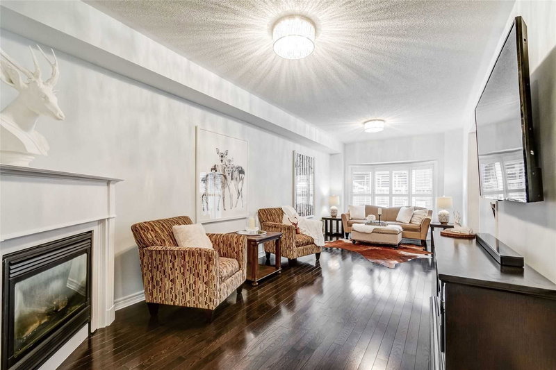 39 Naylor Dr, Bradford West Gwillimbury, L3Z0K1 | Image 3