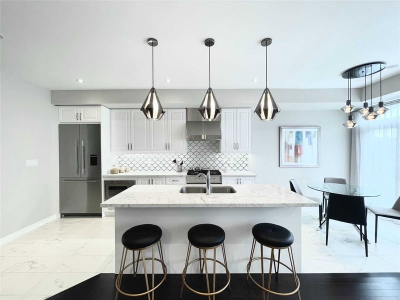 35 Hammersmith Lane, Markham, L6C0Z5 | Image 2