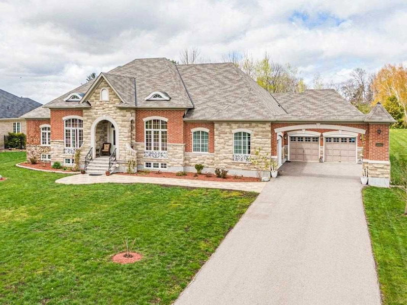 18 Wolford Crt, Georgina, L4P0B1 | Image 2