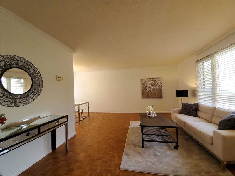 356 Sandford St, Newmarket, L3Y4S3 | Image 2