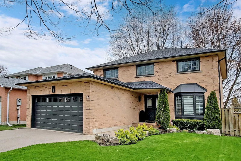 14 Valley Cres, Aurora, L4G4S4 | Image 2
