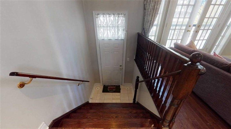 72 Upper Duke Cres, Markham, L6G 0B6 | Image 3