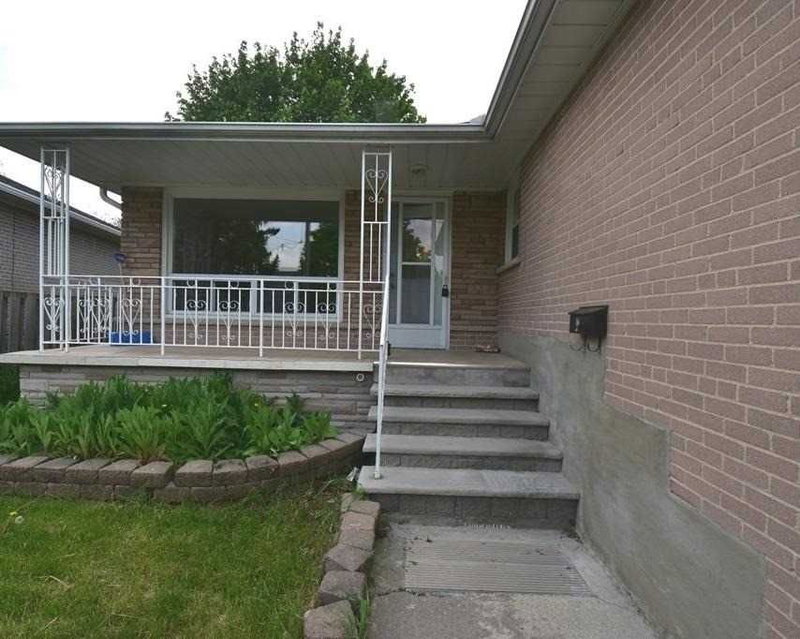 368 Balkan Rd, Richmond Hill, L4C2P1 | Image 3