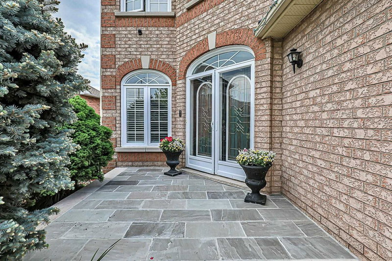 72 Avro Rd, Vaughan, L6A 1Y3 | Image 3