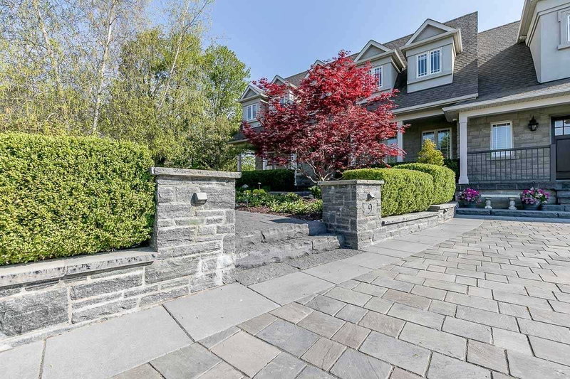 9 Black Crt, Aurora, L4G8A1 | Image 2