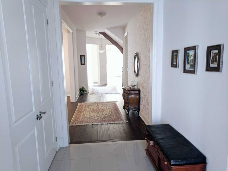 7 Aspy Crt, Vaughan, L6A 4X8 | Image 2